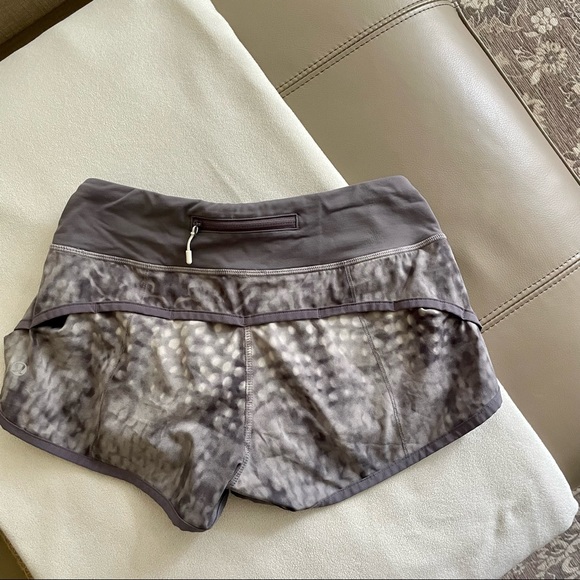 Lululemon Grey Patterned Speed Shorts - Picture 1 of 8